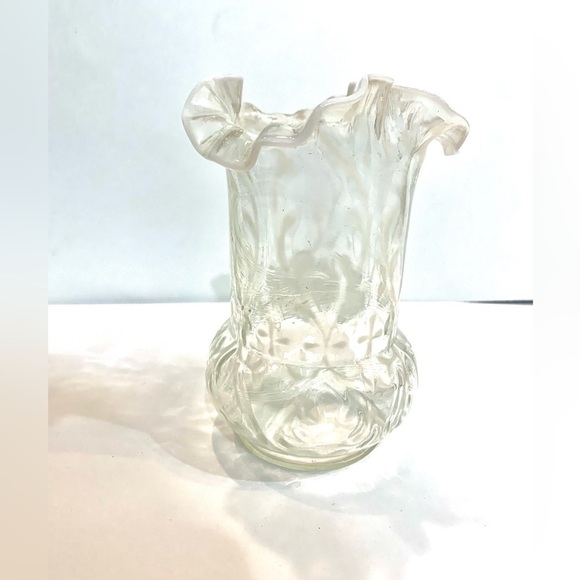 WHITE OPALESCENT GLASS VASE Northwood? Glass BROCADE (Spanish Lace) Ruffled - Picture 12 of 16